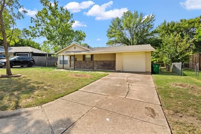 5204 Roxie Street, Haltom City TX 76117 - Photo 2