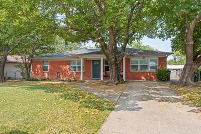 1009 Zelda Drive, Hurst TX 76053