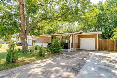 702 Lombardy Lane, Arlington TX 76013