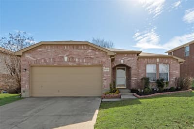 2528 Big Spring Drive, Fort Worth TX 76120 - Photo 2