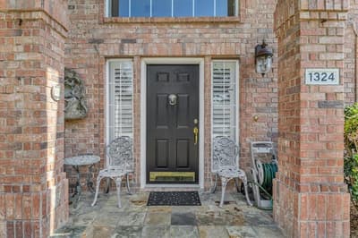 1324 Black Oak Drive, Carrollton TX 75007 - Photo 2