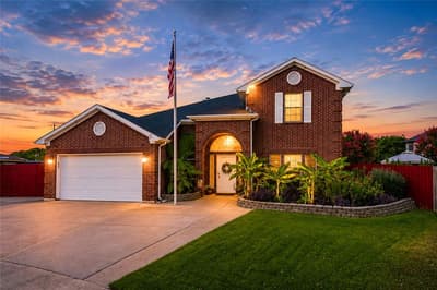 6001 Prairie Wood Court, Arlington TX 76018 - Photo 2