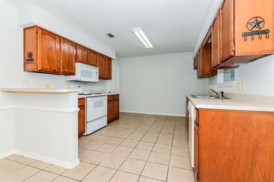 2127 N Village Drive, Bonham TX 75418 - Photo 2