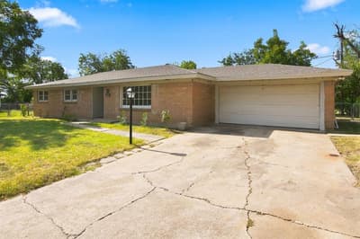 155 Chateau Drive, Fort Worth TX 76134 - Photo 4