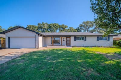 532 Plainview Drive, Hurst TX 76054 - Photo 2
