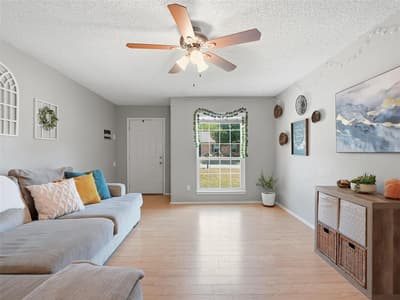 6206 Hott Springs Drive, Arlington TX 76001 - Photo 3