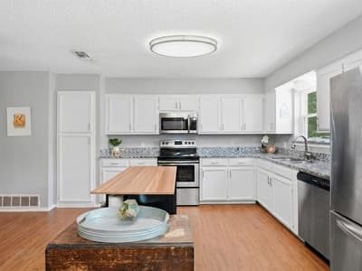 6206 Hott Springs Drive, Arlington TX 76001 - Photo 5