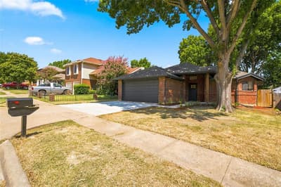 819 Lovingham Drive, Arlington TX 76017 - Photo 2