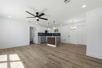 905 E Shaw Street, Fort Worth TX 76110 - Photo 2