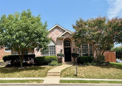 409 Crestview Point Drive, Lewisville TX 75067