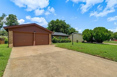 2009 Meadow Glen, Irving TX 75060