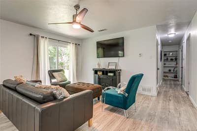 2009 Meadow Glen, Irving TX 75060 - Photo 5