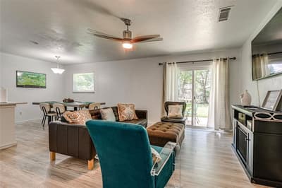 2009 Meadow Glen, Irving TX 75060 - Photo 4