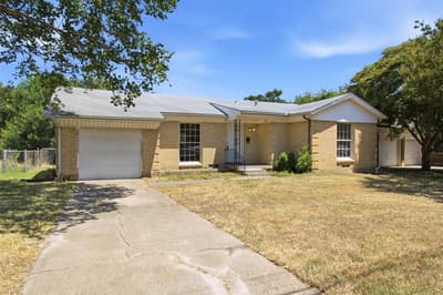 1219 Daisy Lane, Irving TX 75061 - Photo 2