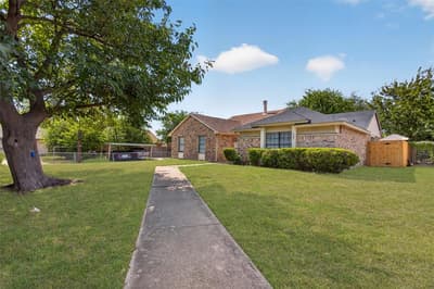 303 Liberty Place, Grand Prairie TX 75052