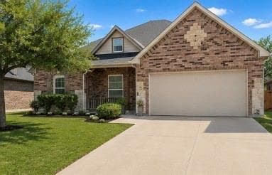 565 Griffith Drive, Saginaw TX 76179