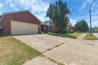12652 Oakwood Circle, Fort Worth TX 76040 - Photo 2