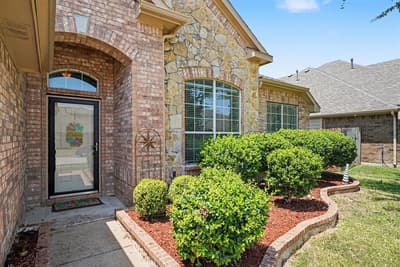 4509 Mallow Oak Drive, Fort Worth TX 76123 - Photo 2