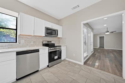 5612 Polo Club Drive, Arlington TX 76017 - Photo 4