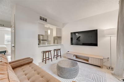 1810 N Garrett Avenue # 119, Dallas TX 75206