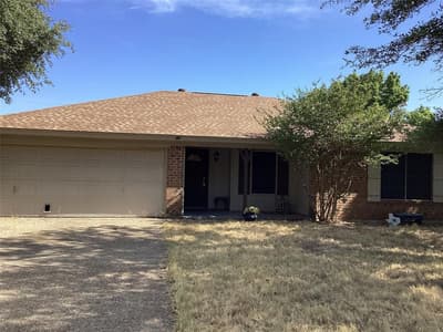 2204 Towne North Drive, Cleburne TX 76033 - Photo 2