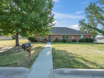 2807 S Lipsey Street, Decatur TX 76234 - Photo 2