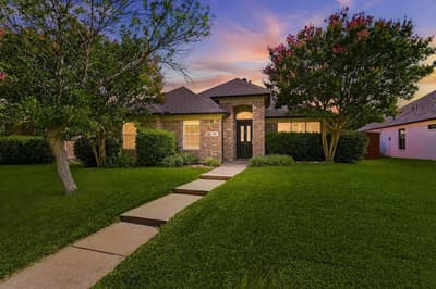 204 Meredith Court, Irving TX 75063 - Photo 4