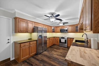 646 St Charles Court, Arlington TX 76013 - Photo 3