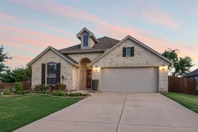 201 Providence Drive, Van Alstyne TX 75495 - Photo 2