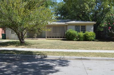 5624 Volder Drive, Fort Worth TX 76114 - Photo 2