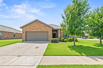 500 Swift Current Drive, Crowley TX 76036 - Photo 2