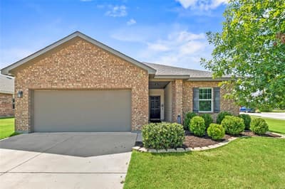 500 Swift Current Drive, Crowley TX 76036