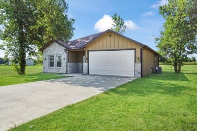 300 Private Road 36008, Honey Grove TX 75446