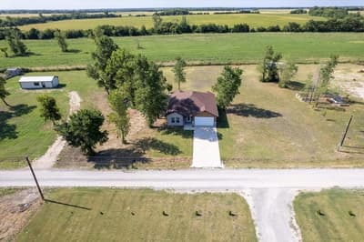 300 Private Road 36008, Honey Grove TX 75446 - Photo 5