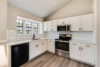 3305 Fairview Drive, Corinth TX 76210 - Photo 5