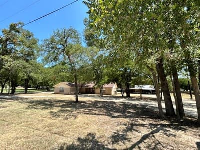 137 County Road 1759A, Clifton TX 76634 - Photo 2