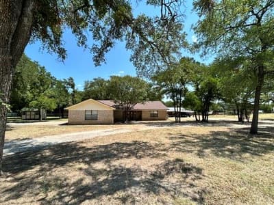 137 County Road 1759A, Clifton TX 76634