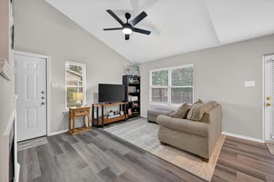 5662 Cedar Creek Drive, Benbrook TX 76109 - Photo 5