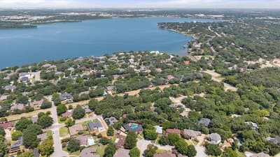 3320 Thorntree Court, Arlington TX 76016 - Photo 3