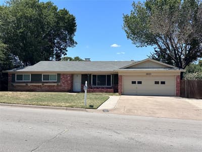 1321 Hurstview Drive, Hurst TX 76053