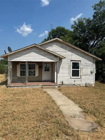 204 8th Street, Honey Grove TX 75446