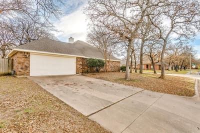 901 Evandale Road, Burleson TX 76028 - Photo 3