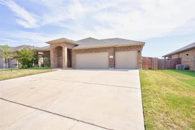 1203 Larkspur Lane, Cleburne TX 76033 - Photo 2