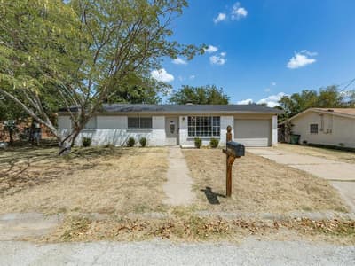 321 E Pine Street, Jacksboro TX 76458 - Photo 5