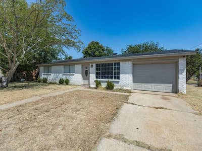 321 E Pine Street, Jacksboro TX 76458 - Photo 4