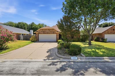 6207 Declaration Drive, Arlington TX 76002 - Photo 2