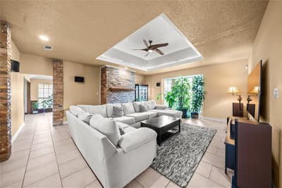 342 Hillcroft Drive, Duncanville TX 75137 - Photo 3