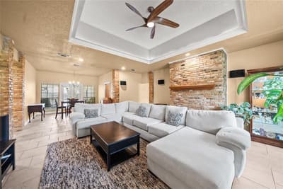 342 Hillcroft Drive, Duncanville TX 75137 - Photo 5