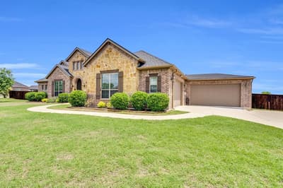 102 Willowbrook Drive, Waxahachie TX 75165 - Photo 2