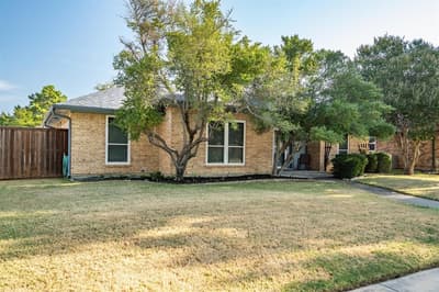 1304 River Oaks Drive, Flower Mound TX 75028 - Photo 2